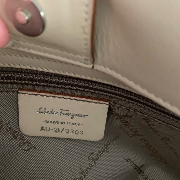 Salvatore Ferragamo Tan Tiered Nylon Grosgrain Shoulder Bag Authentic - Picture 11 of 13